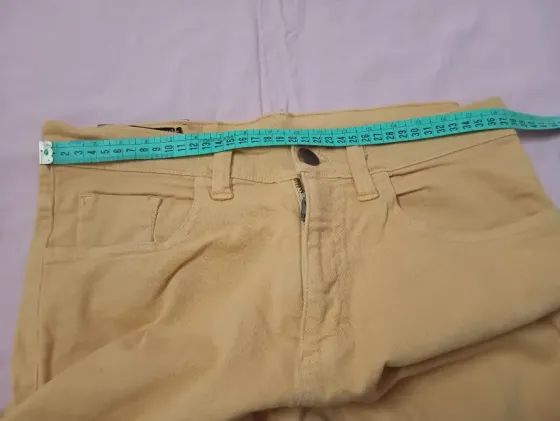 Pantalon, jean color mostaza. Semi elastizado. IMPECABLE Floresta