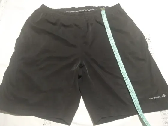 Short negro con linea roja (Sin suspensor) Floresta