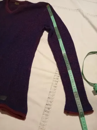 Sweater largo, escote en V. Amplio IMPECABLE Floresta