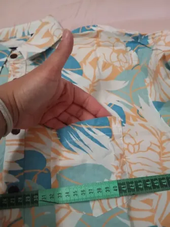 Camisa estampada, manga corta. Legacy Floresta