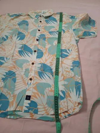 Camisa estampada, manga corta. Legacy Floresta