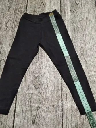 Calza negra de nena, para 12 meses. IMPECABLE Floresta