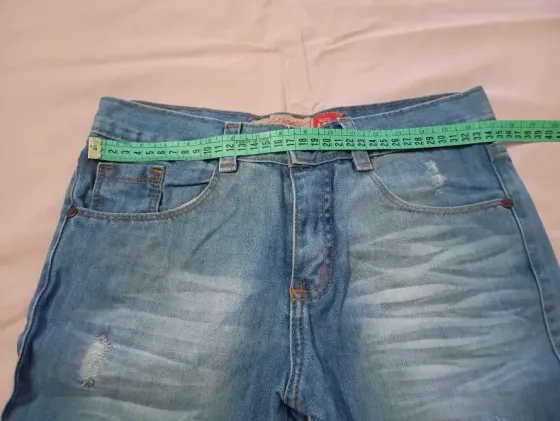 Pantalon, Jean rigido con roturas. Talle 14. IMPECABLE Floresta