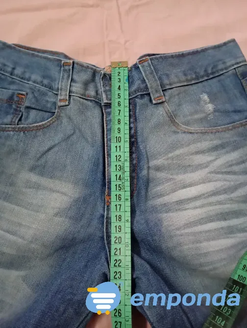 Pantalon, Jean rigido con roturas. Talle 14. IMPECABLE Floresta - imagen 4