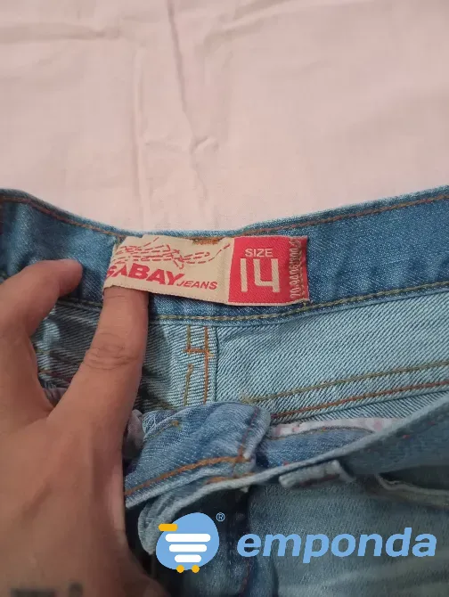 Pantalon, Jean rigido con roturas. Talle 14. IMPECABLE Floresta - imagen 5