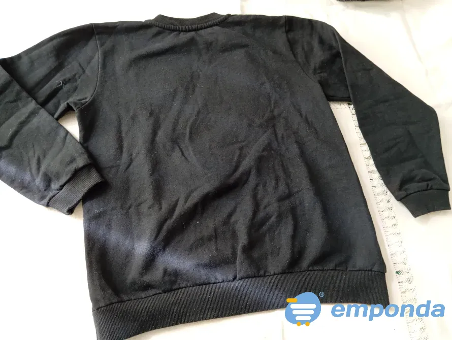 Buzo de nena, corazon con lentejuelas. IMPECABLE Floresta - imagen 3