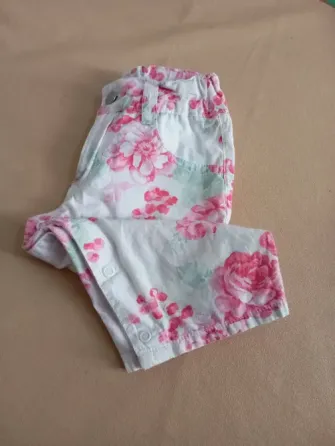 Pantalon pañalero de nena. IMPECABLE Floresta