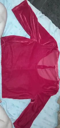 Remera roja de terciopelo con manga 3/4 Lanús Este