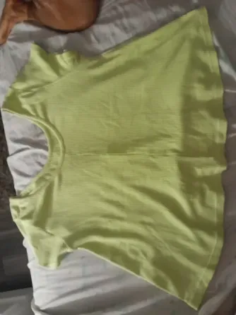 Remera manga corta color lima Lanús Este