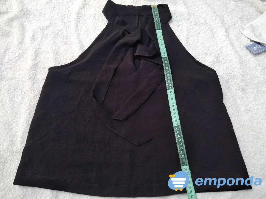 Musculosa negra con lazo, delicada y elegante. Impecable Floresta - imagen 1