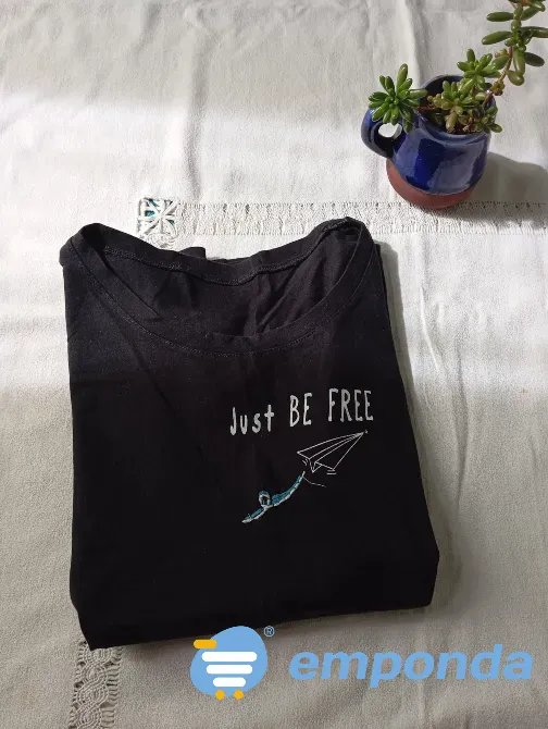 Remera canchera con frases. IMPECABLE Floresta - imagen 5