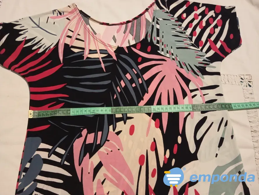 Remera colorida de seda fria. IMPECABLE Floresta - imagen 2