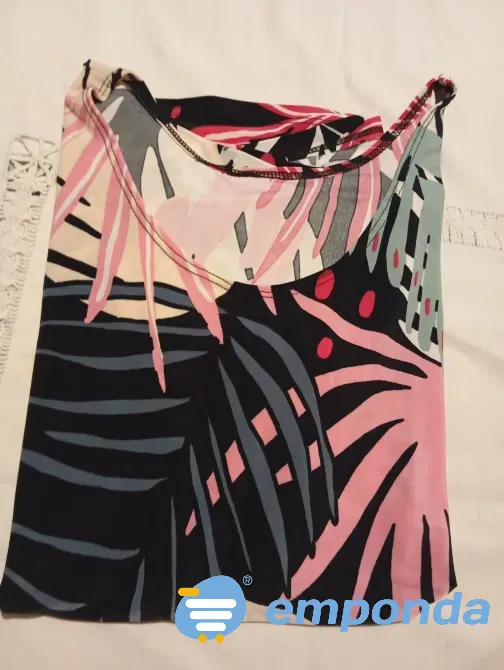 Remera colorida de seda fria. IMPECABLE Floresta - imagen 3