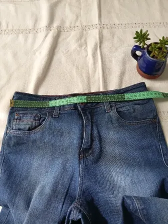 Pantalon, jean elastizado tiro alto. IMPECABLE Floresta