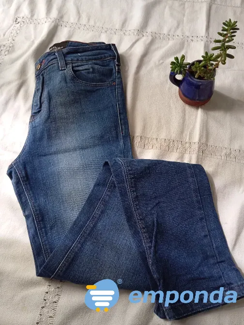 Pantalon, jean elastizado tiro alto. IMPECABLE Floresta - imagen 6