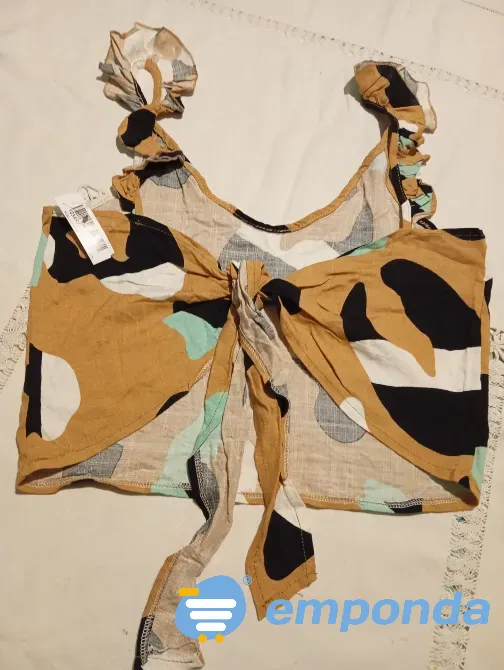 Top musculosa, con volado, espalda abierta. Nueva Floresta - imagen 3