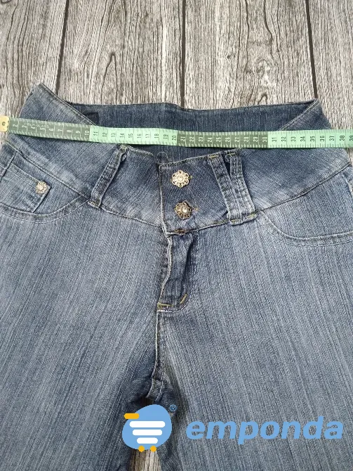 Pantalon, jean semi elastizado, tiro medio. Impecable Floresta - imagen 2