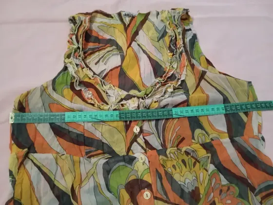 Blusa, musculosa estampada tipo gasa. IMPECABLE Floresta