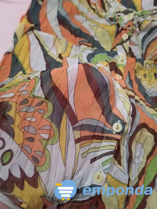 Blusa, musculosa estampada tipo gasa. IMPECABLE Floresta - imagen 3