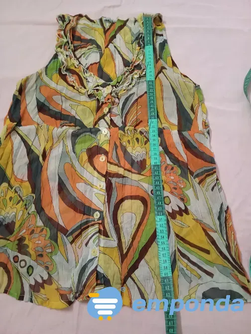 Blusa, musculosa estampada tipo gasa. IMPECABLE Floresta - imagen 1