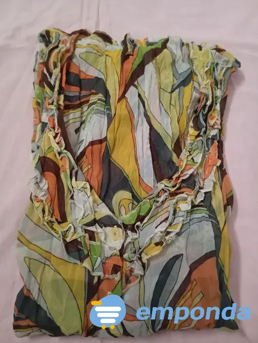 Blusa, musculosa estampada tipo gasa. IMPECABLE Floresta - imagen 4