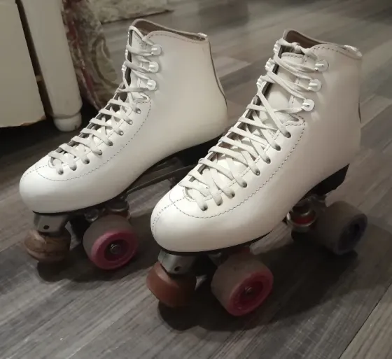 Patines profesionales marca MORA Lanús Este