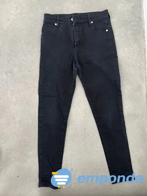 Pantalpn Negro de vestie, marca volcom Villa Devoto - imagen 1