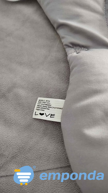 Reductor de bañera para bebe marca love Villa del Parque - imagen 3