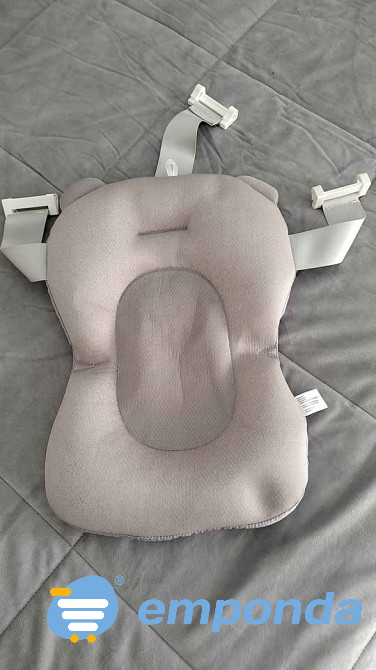 Reductor de bañera para bebe marca love Villa del Parque - imagen 1