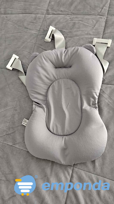 Reductor de bañera para bebe marca love Villa del Parque - imagen 2