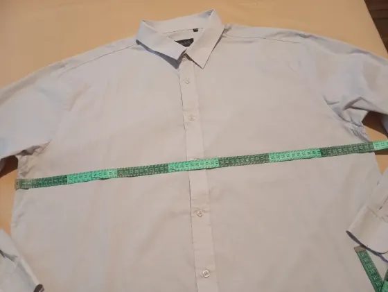 Camisa de hombre muy amplia. IMPECABLE Floresta