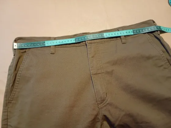 Pantalon de jean marron claro semi elastizado “Levis” Floresta