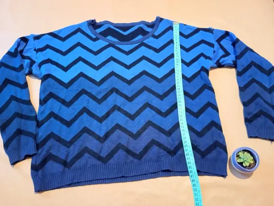 Sweater a la cintura, pesadito, abrigado : Floresta