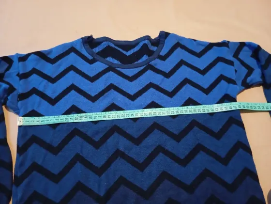 Sweater a la cintura, pesadito, abrigado : Floresta