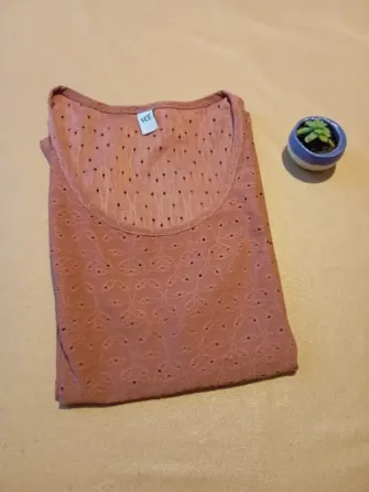 Musculosa evase calada. Marca Ver Floresta