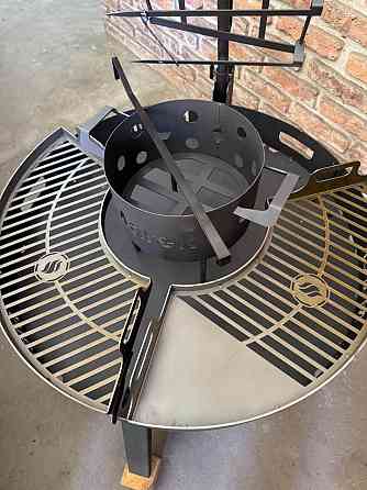 Parrilla Fogonero Asador con estaca regulable Zárate