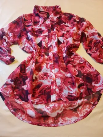 Camisa floreada manga ¾. Impecable Floresta