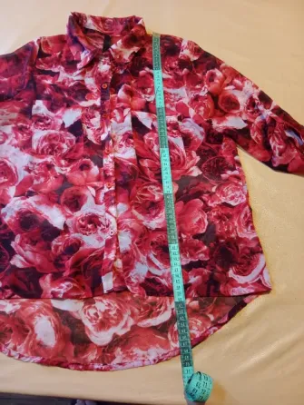 Camisa floreada manga ¾. Impecable Floresta