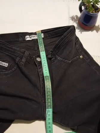 Pantalon basico de jean, semi chupin, elastizado Floresta