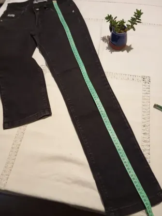 Pantalon basico de jean, semi chupin, elastizado Floresta