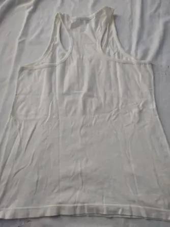 Musculosa espalda deportiva, rostro de mujer Floresta