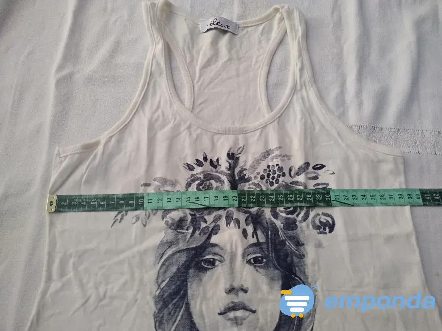 Musculosa espalda deportiva, rostro de mujer Floresta - imagen 2