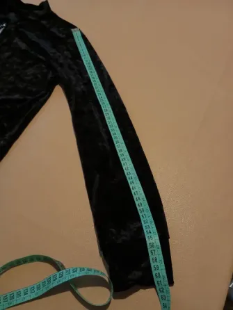 Campera de plush, media polera. Impecable Floresta