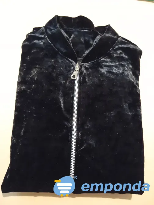 Campera de plush, media polera. Impecable Floresta - imagen 5