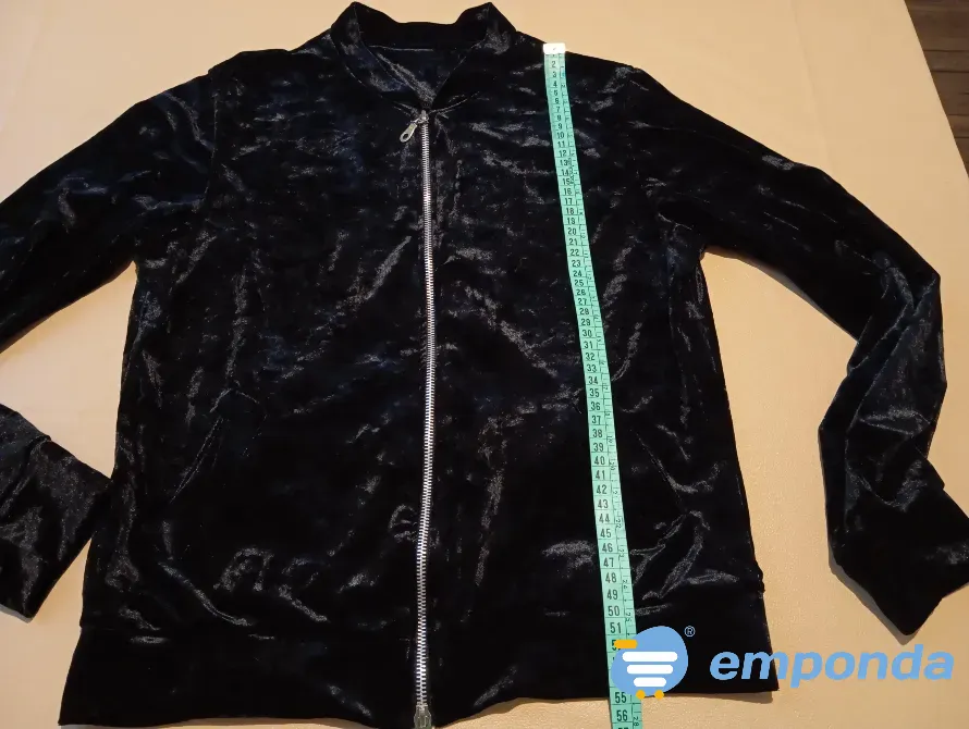 Campera de plush, media polera. Impecable Floresta - imagen 1