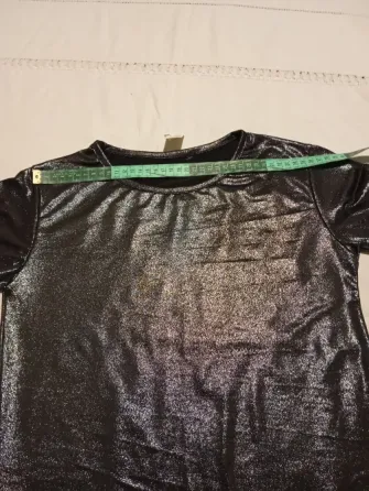 Remera brillosa corta. Nueva Floresta