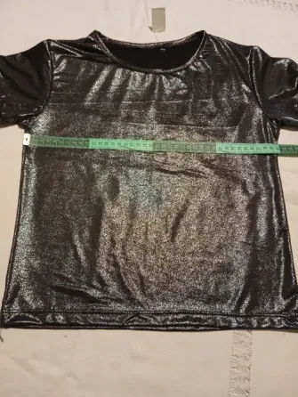 Remera brillosa corta. Nueva Floresta