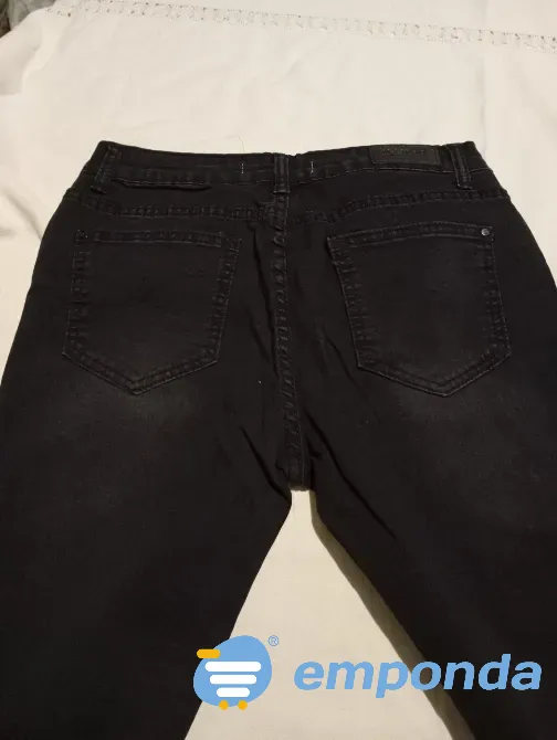 Pantalon de jean semi oxford, con roturas. IMPECABLE Floresta - imagen 6