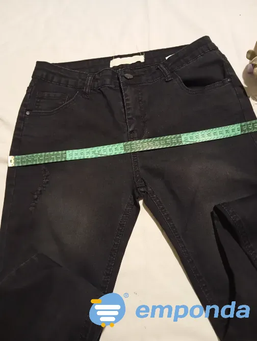 Pantalon de jean semi oxford, con roturas. IMPECABLE Floresta - imagen 4