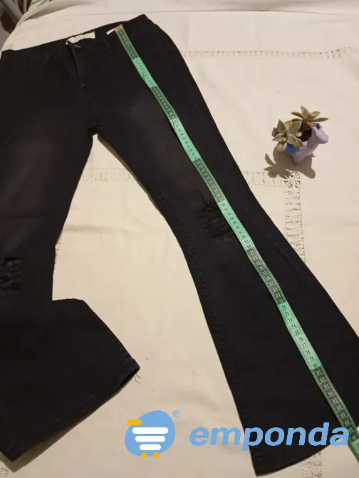 Pantalon de jean semi oxford, con roturas. IMPECABLE Floresta - imagen 1